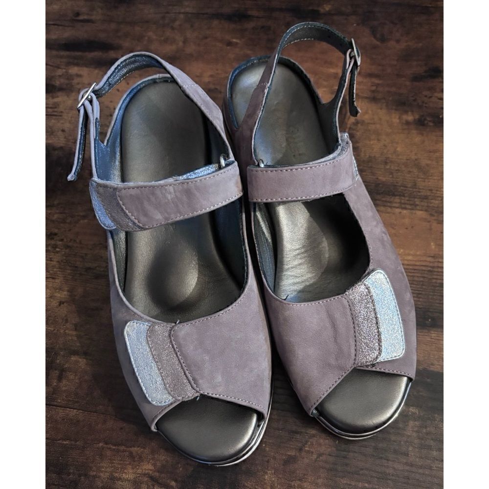 Tomasi Comfort Wedge βNubuckβSandalsβ/italy,βSizeβ38